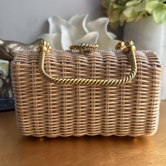 Vintage! 1950’s-60’s Vinyl Coated Wicker Bag - Picture 4 of 14